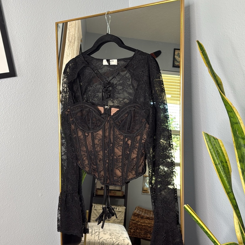 HOUSE OF CB 'Lisette' Black Lace Corset Top with Bolero - Picture 7 of 10